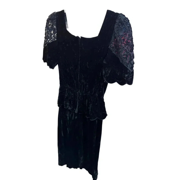 Union Made ILGWU vintage Black Peplum Square Neck Velvet Cocktail Dress Size 7 - Picture 6 of 10